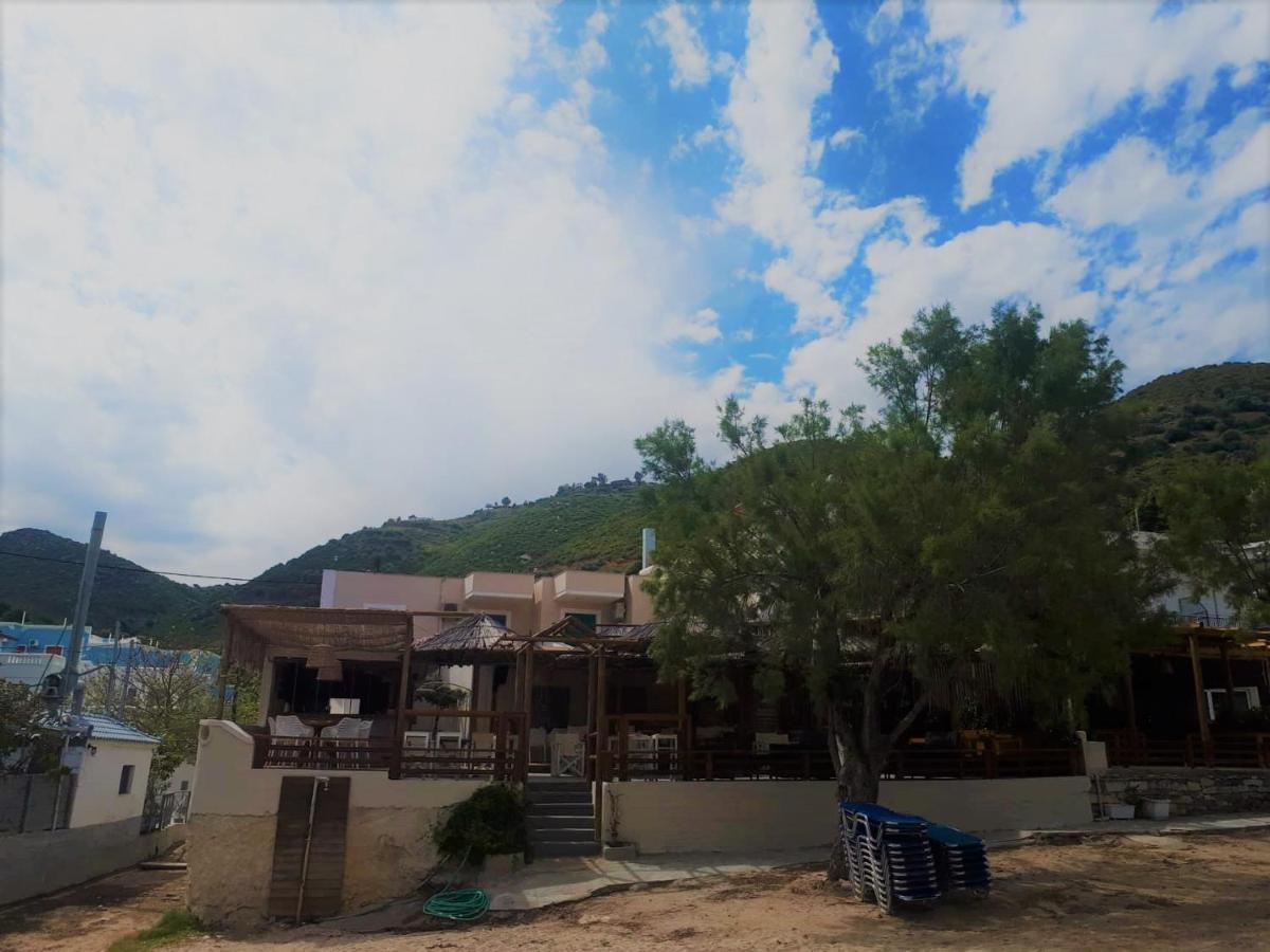 Puerto Seaside Rooms Akhladherí 外观 照片